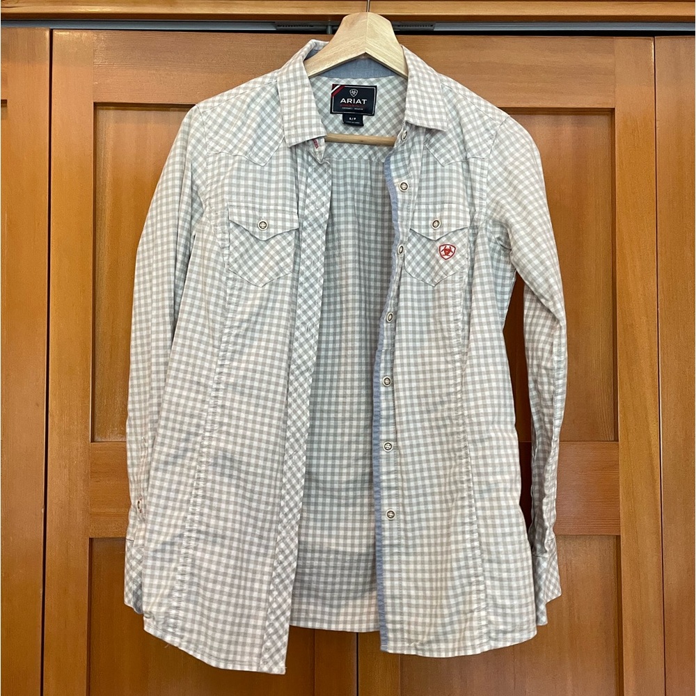 ariat women’s size small button down shirt